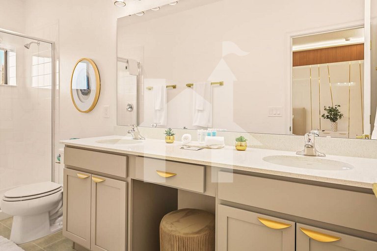 Vacation Home Near Disney, 5 bedrooms