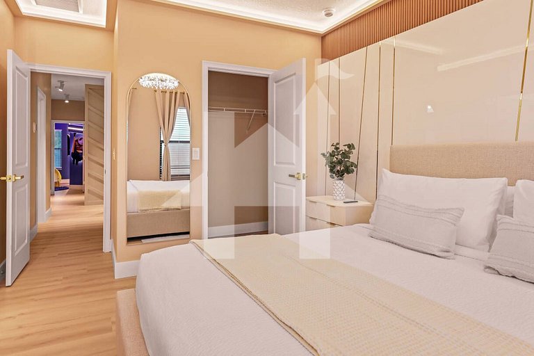 Vacation Home Near Disney, 5 bedrooms