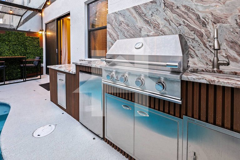 Vacation Home Near Disney, 5 bedrooms