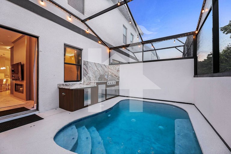 Vacation Home Near Disney, 5 bedrooms