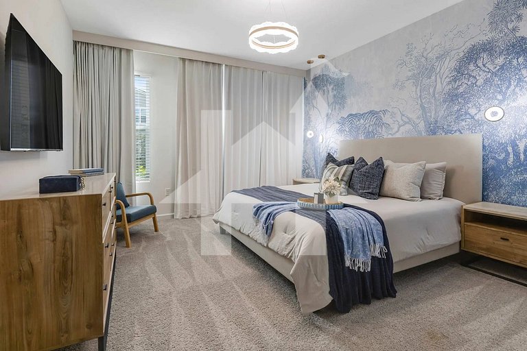 Vacation Home Near Disney, 9 bedrooms