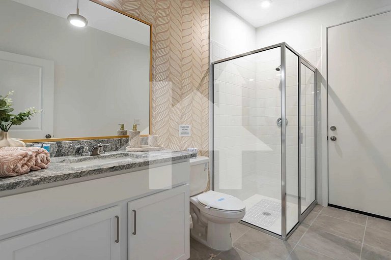 Vacation Home Near Disney, 9 bedrooms