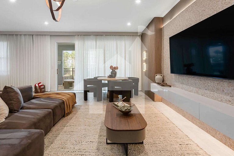 Vacation Home Near Disney, 9 bedrooms