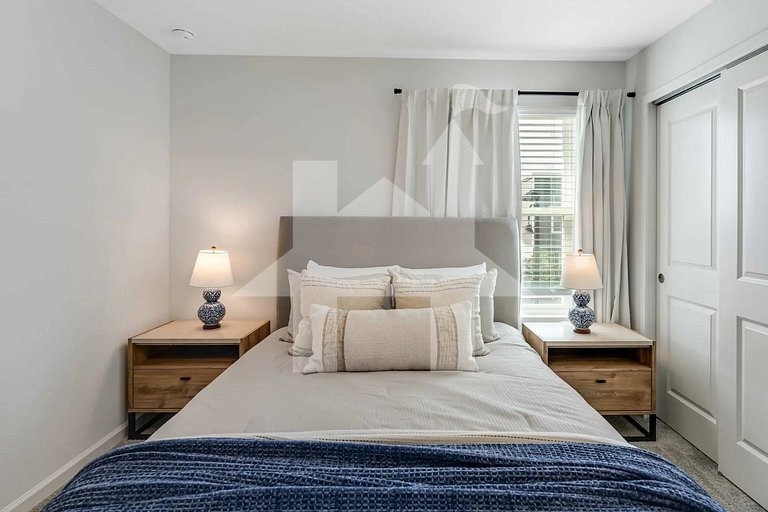 Vacation Home Near Disney, 9 bedrooms