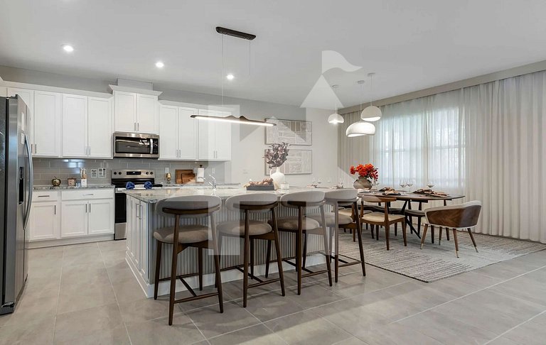 Vacation Home Near Disney, 9 bedrooms