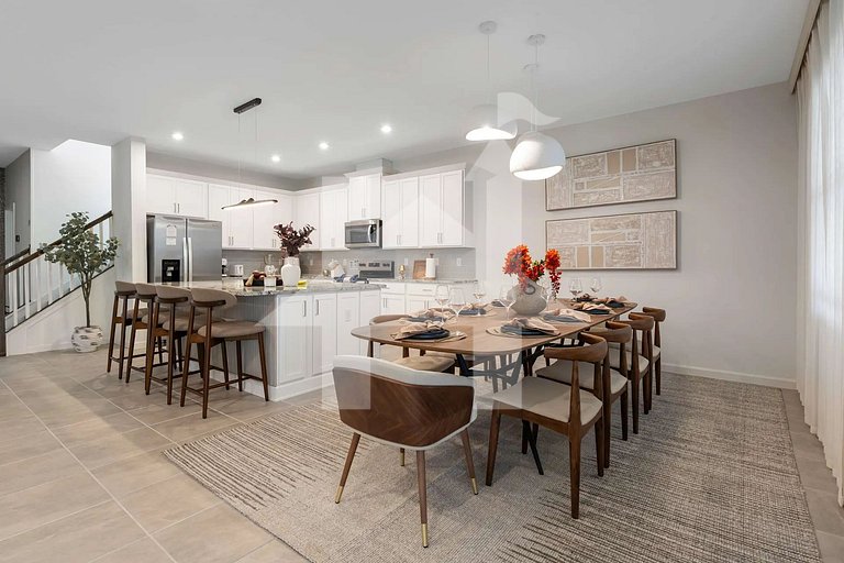 Vacation Home Near Disney, 9 bedrooms