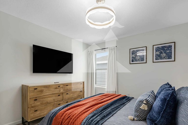 Vacation Home Near Disney, 9 bedrooms