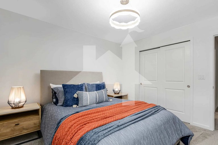 Vacation Home Near Disney, 9 bedrooms