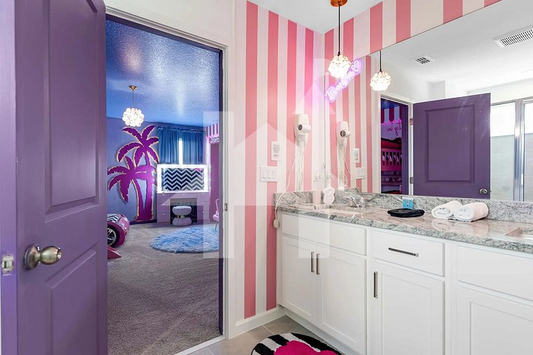 Vacation Home Near Disney, 9 bedrooms