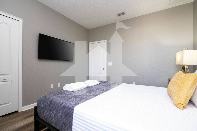 Vacation Home Near Disney, 12 bedrooms