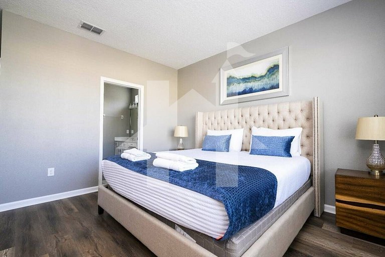 Vacation Home Near Disney, 12 bedrooms