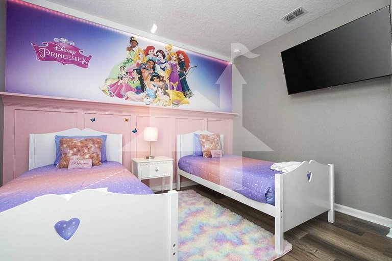 Vacation Home Near Disney, 12 bedrooms