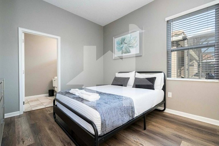 Vacation Home Near Disney, 12 bedrooms