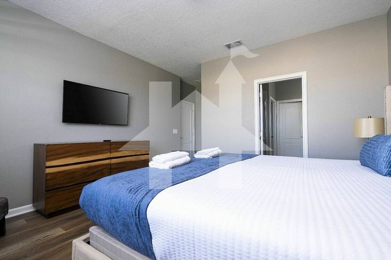 Vacation Home Near Disney, 12 bedrooms