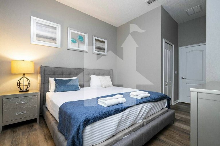 Vacation Home Near Disney, 12 bedrooms