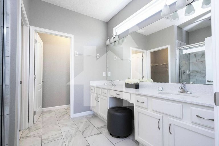 Vacation Home Near Disney, 12 bedrooms