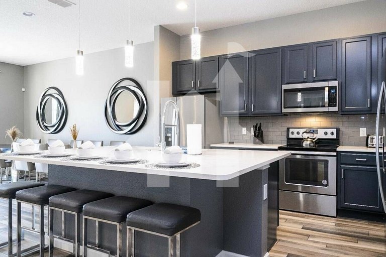 Vacation Home Near Disney, 12 bedrooms