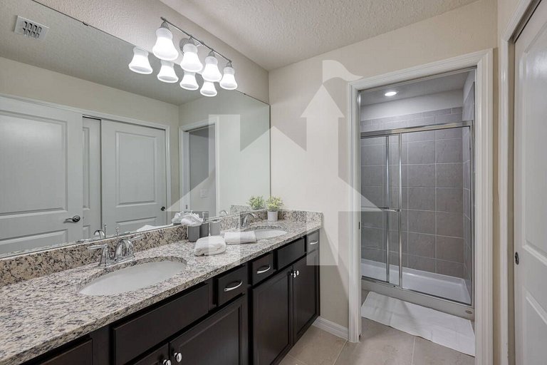 Vacation Home Near Disney, 5 bedrooms