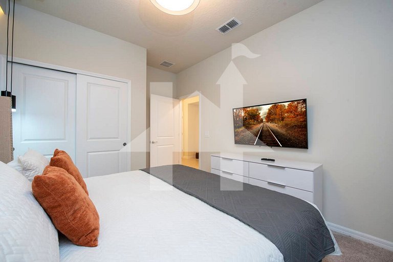 Vacation Home Near Disney, 5 bedrooms