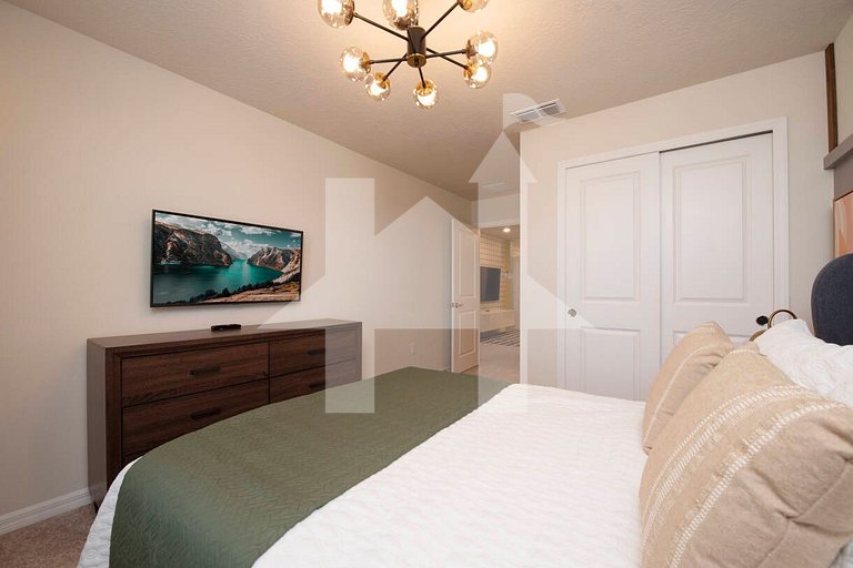 Vacation Home Near Disney, 5 bedrooms