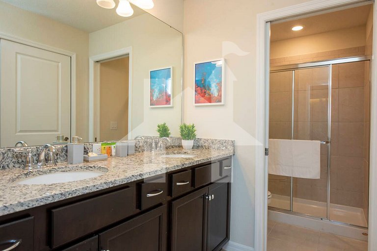 Vacation Home Near Disney, 5 bedrooms