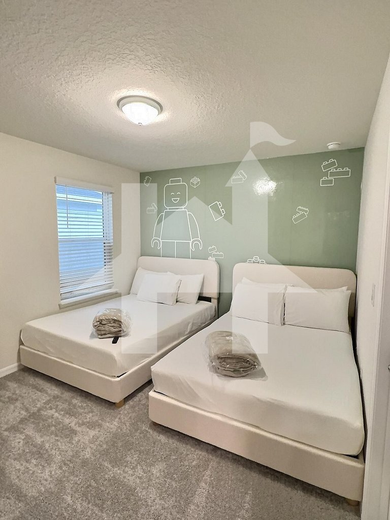 Vacation Home Near Disney, 5 bedrooms