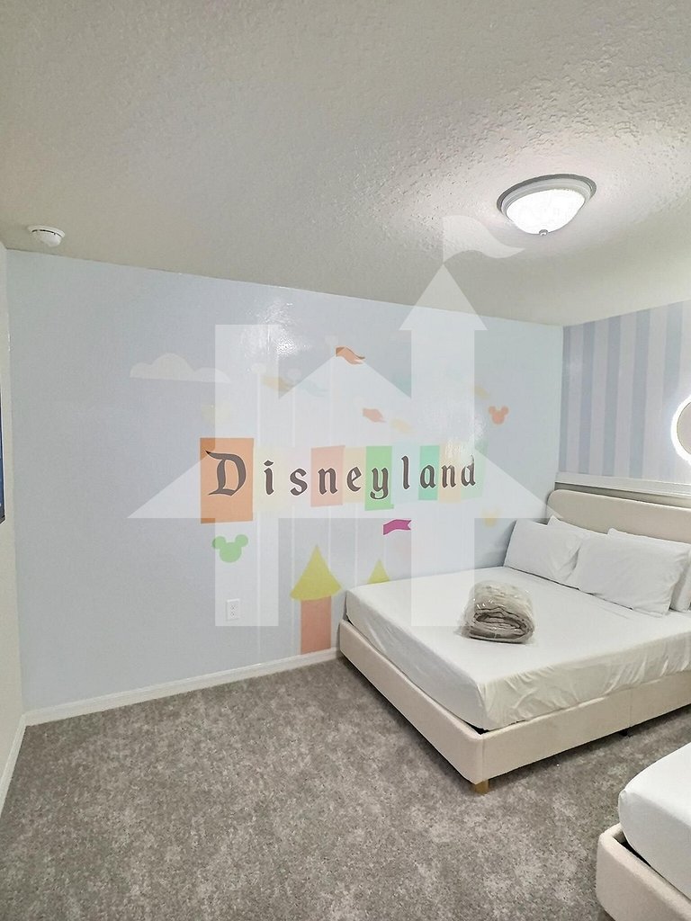 Vacation Home Near Disney, 5 bedrooms