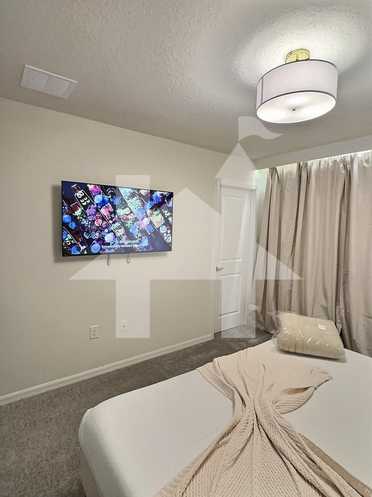 Vacation Home Near Disney, 5 bedrooms