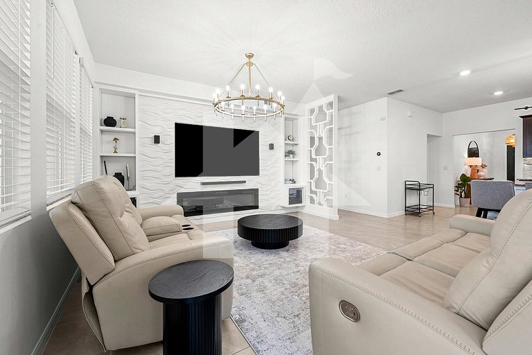 Vacation Home Near Disney, 6 bedrooms