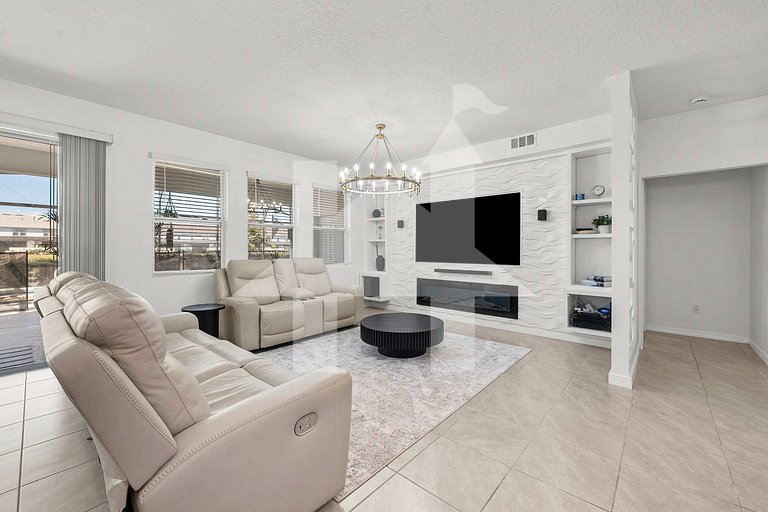 Vacation Home Near Disney, 6 bedrooms