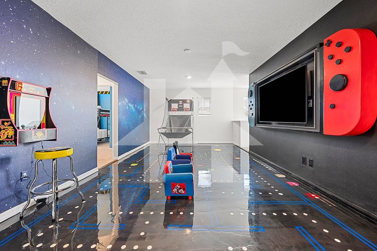 Vacation Home Near Disney, 6 bedrooms