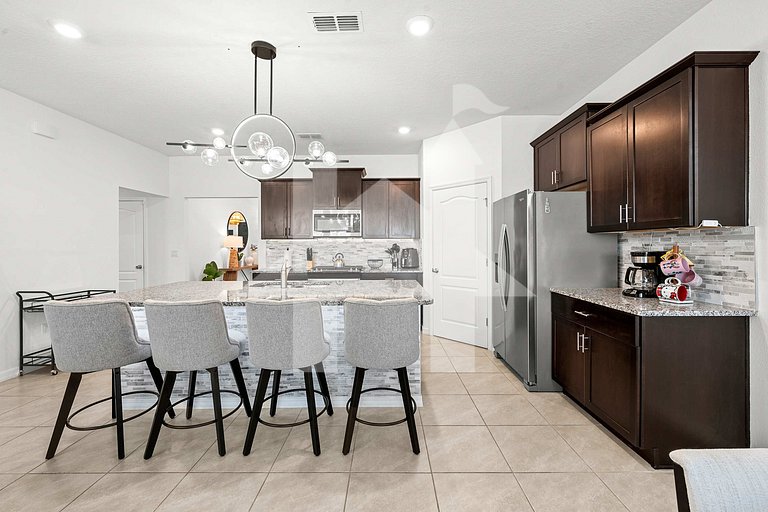 Vacation Home Near Disney, 6 bedrooms