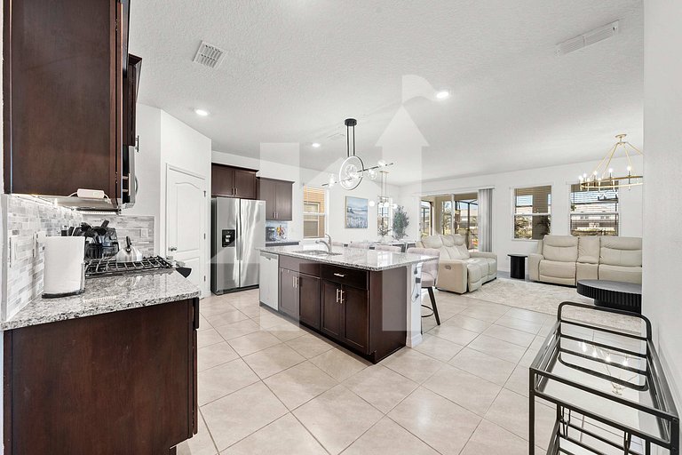 Vacation Home Near Disney, 6 bedrooms