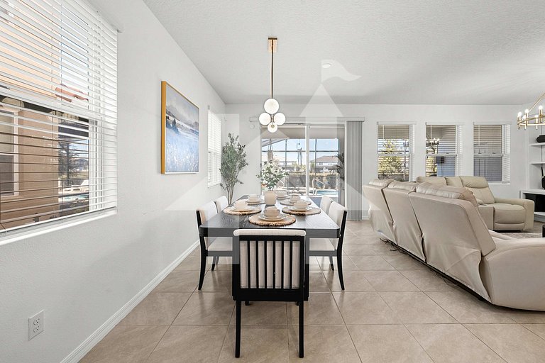 Vacation Home Near Disney, 6 bedrooms