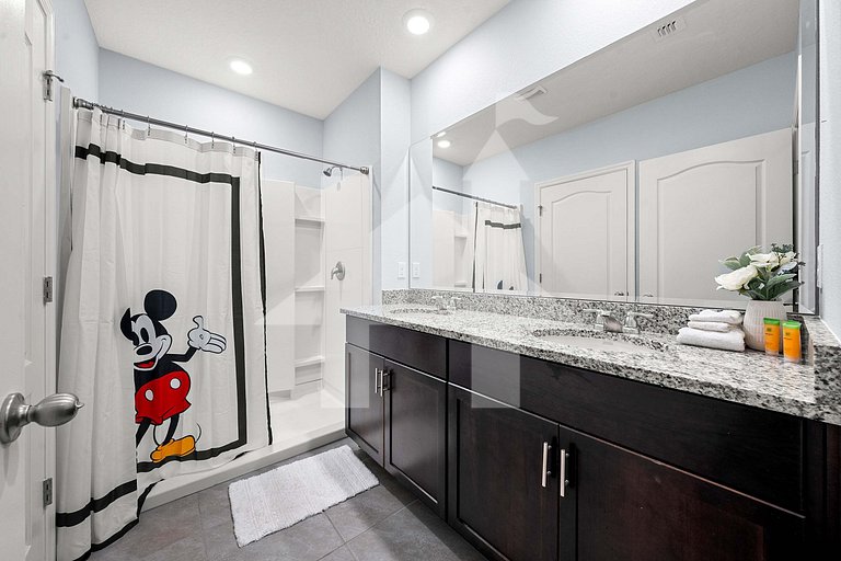 Vacation Home Near Disney, 6 bedrooms