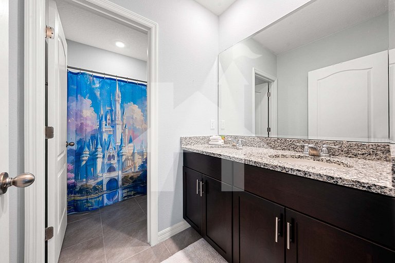 Vacation Home Near Disney, 6 bedrooms