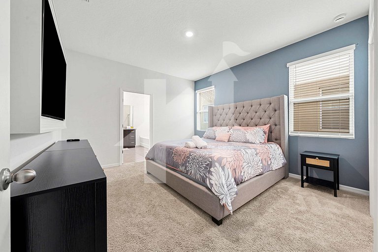 Vacation Home Near Disney, 6 bedrooms