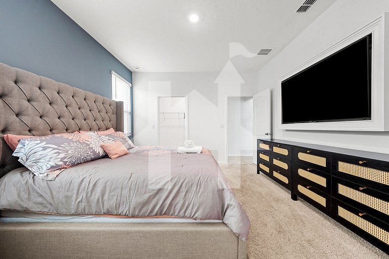 Vacation Home Near Disney, 6 bedrooms