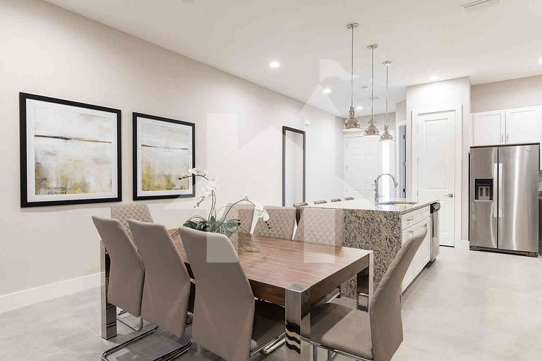 Vacation Home Near Disney, 4 bedrooms