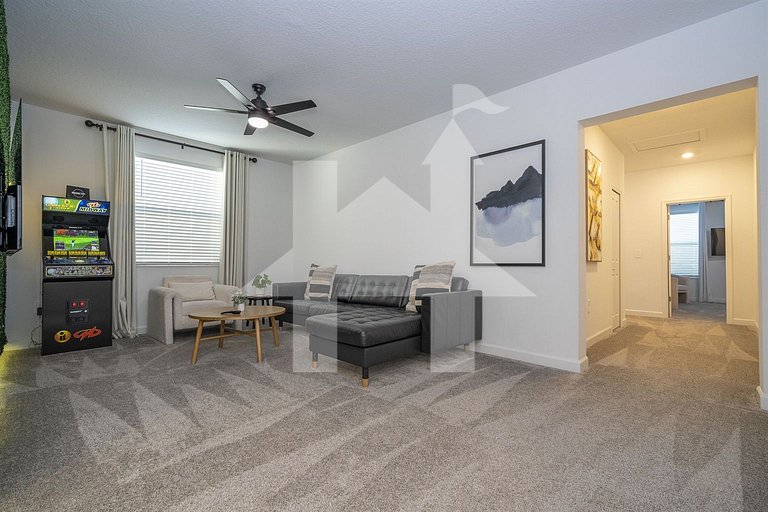 Vacation Home Near Disney, 6 bedrooms