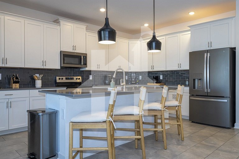 Vacation Home Near Disney, 6 bedrooms