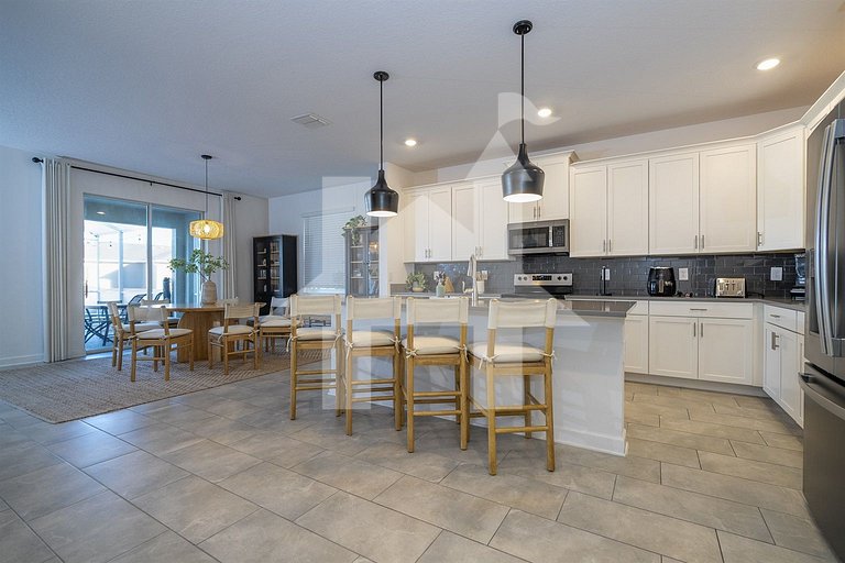 Vacation Home Near Disney, 6 bedrooms