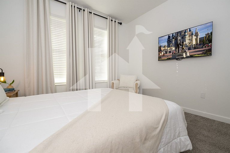 Vacation Home Near Disney, 6 bedrooms