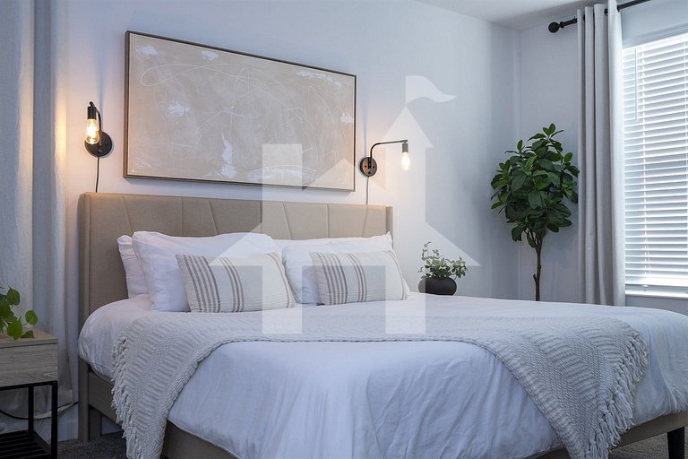 Vacation Home Near Disney, 6 bedrooms