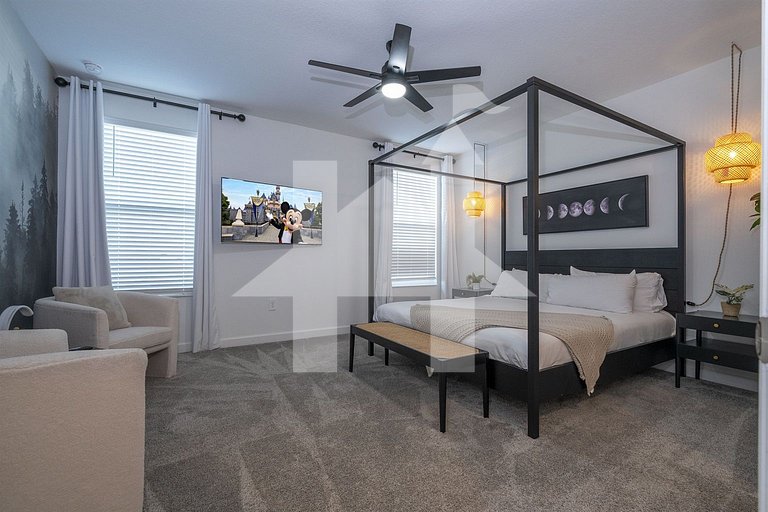 Vacation Home Near Disney, 6 bedrooms