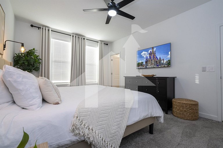 Vacation Home Near Disney, 6 bedrooms