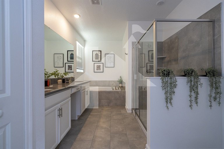 Vacation Home Near Disney, 6 bedrooms