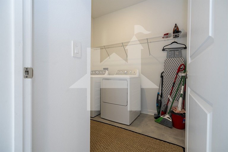 Vacation Home Near Disney, 6 bedrooms