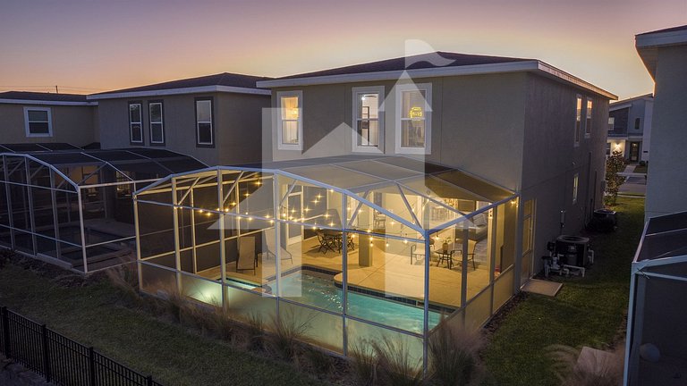 Vacation Home Near Disney, 6 bedrooms