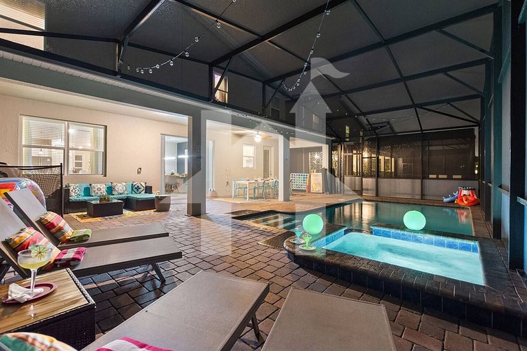 Vacation Home Near Disney, 8 bedrooms